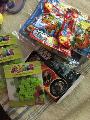 Mystery package with collectable Star Wars, Jixelz, Super Zings figurines new