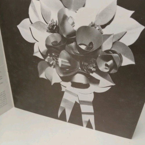 Instruction book for making paper flowers new