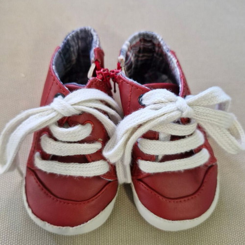 Baby booties, 2 pairs