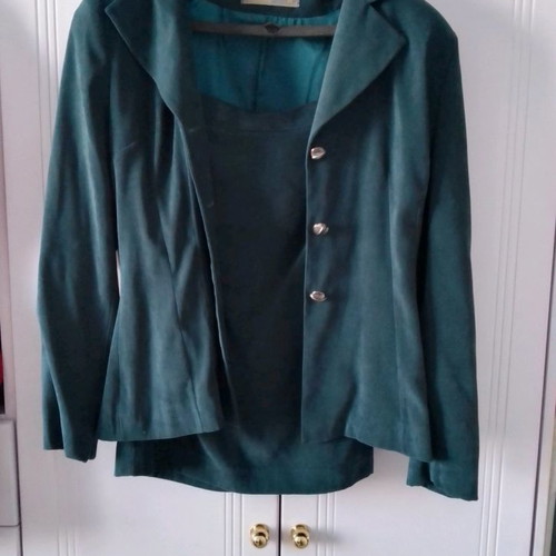 Suit set with jacket and skirt like new, size M