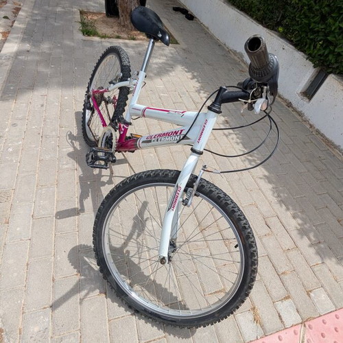 Clermont Magusta 24 Bike used, Shimano 18 Speed, pink