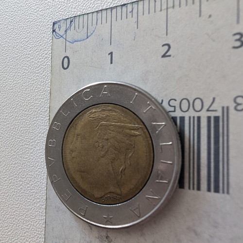 Italy 500 Lire Coin used, 1982 bimetallic collectible