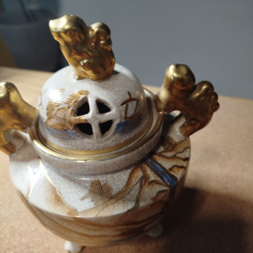 Kutani incense burner handpainted Japanese used, 17 cm height