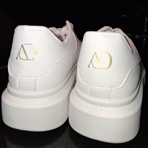 Sneakers Antonio Donati size 37 white, like new