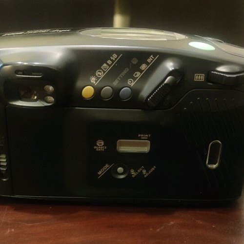 Pentax 105 Super Zoom analog camera vintage like new