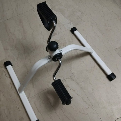 Portable pedal exerciser like new for foot or hand workout