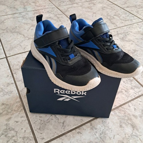 Reebok kids' athletic shoes No30 like new with box