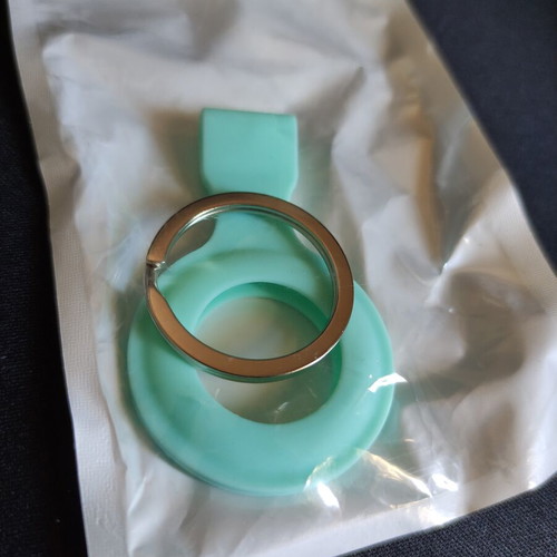 Airtag Tracker Case keychain new in packaging