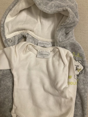 Baby outfit for 1 month old, like new