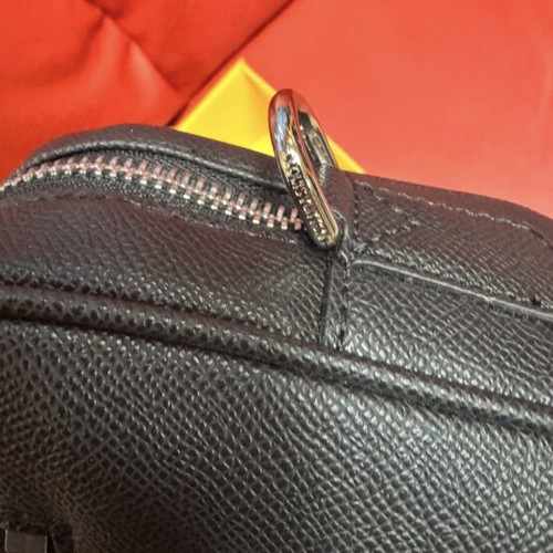 Louis Vuitton Kasai Taiga Leather Clutch Bag new, black