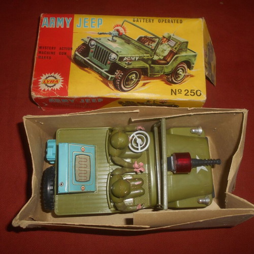 Lyra Army Jeep battery-operated military vehicle 1960-1970, like new