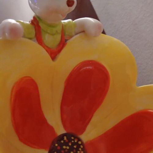 Easter vase like new