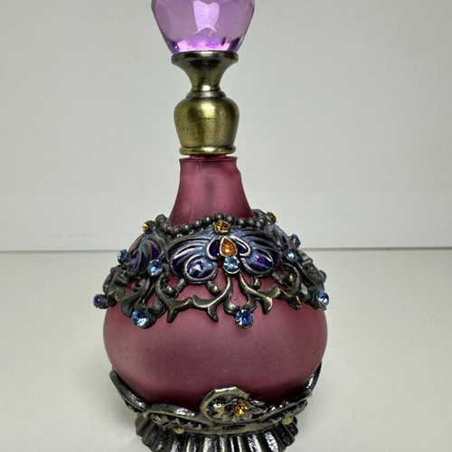 Vintage ornate perfume bottle Yufeng 25ml purple