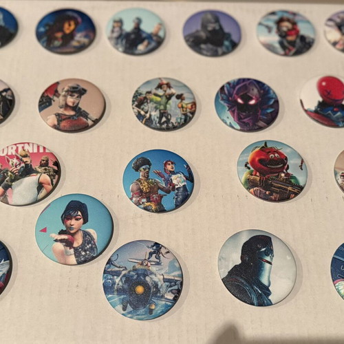 Fortnite pins like new, multicolor set