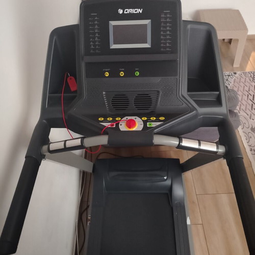 Electronic treadmill up to 150kg with many extras