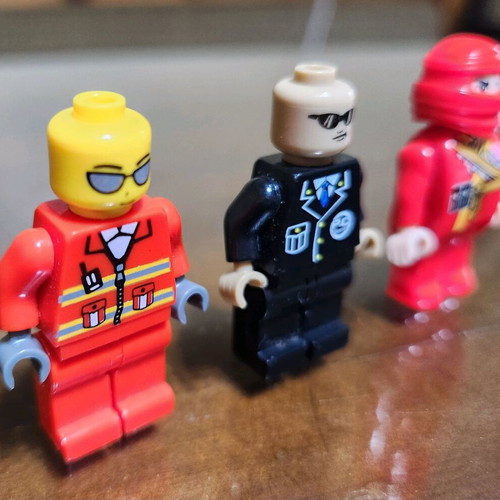 Construction toy figures set of 3 used