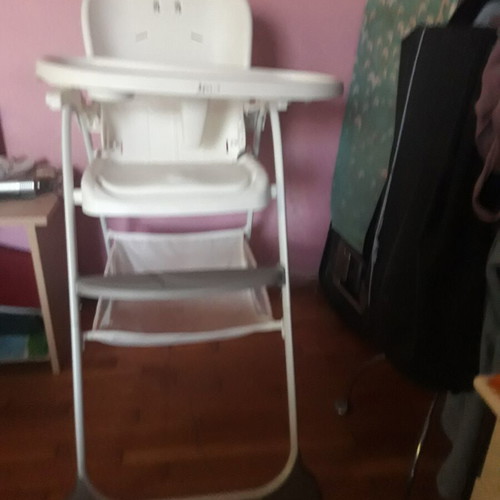 Loretti feeding chair used, large and spacious for children
