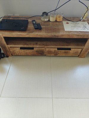 TV stand like new