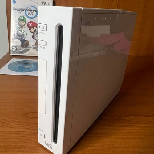 Nintendo Wii console used, GameCube compatible with Mario Kart