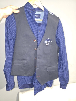 Gabbiano vest and Pull n Bear shirt set Medium like new