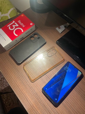 Xiaomi 13c σαν καινούργιο με κουτί και δύο θήκες