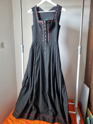 Bavarian dress size S 36 with embroidery like new, black