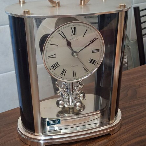 Seiko Japan Quartz retro table clock used