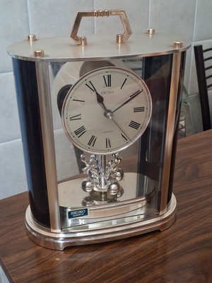 Seiko Japan Quartz retro table clock used