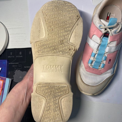 Tommy Hilfiger sneakers used, size 40, white multicolor