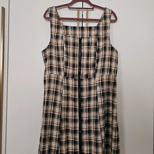 Plaid dress plus size XXL with zipper like new, beige and brown