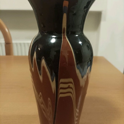 Clay vase new, height 20 cm
