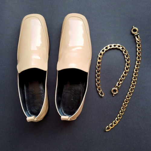By Far Nick moccasins semi-patent leather beige with detachable gold ankle chain size 39