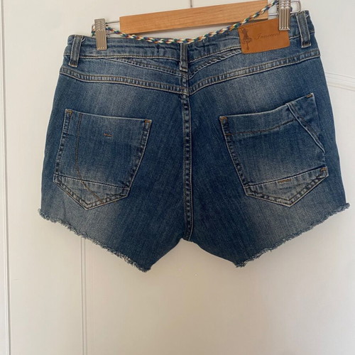 Jean shorts like new with nice belt