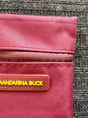Mandarina Duck νεσεσέρ καλλυντικών καινούργιο, κόκκινο-μπορντό