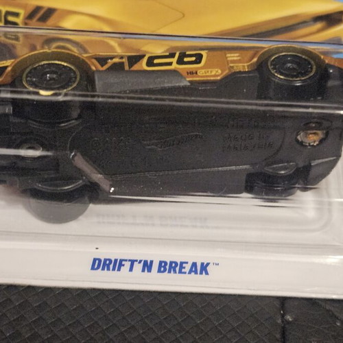 Hot Wheels Drift'n Break 26 gold toy car