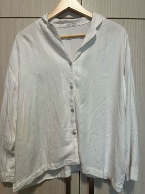 Oysho crop shirt like new with silver details, size M