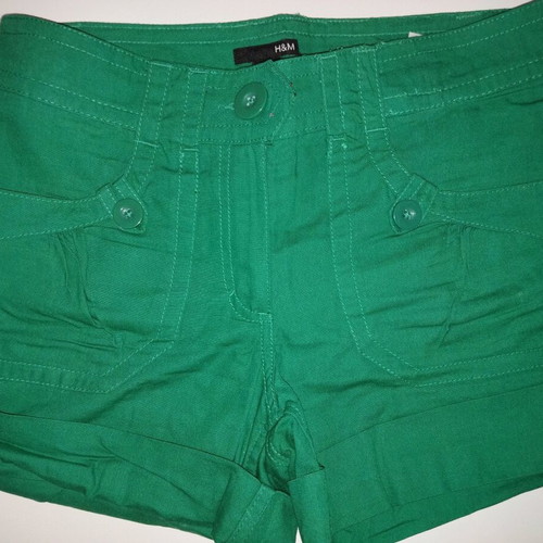 H&M shorts green like new, size S