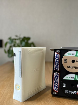 Xbox 360 printed console new with 12 game coasters
