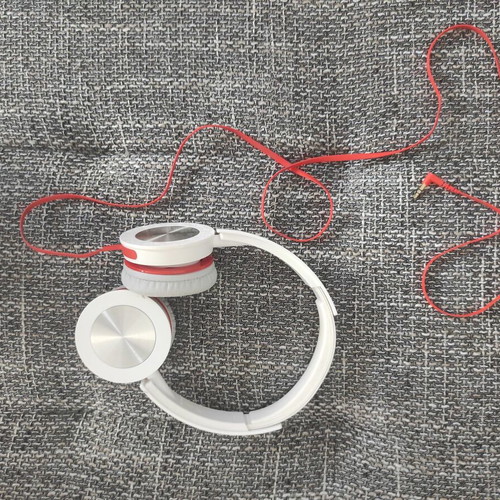 On ear headphones Philips like new, wired