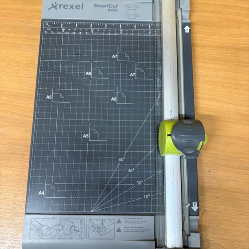 Rexel SmartCut A425pro cutting machine like new, professional
