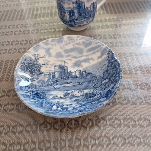 Vintage coffee cup with saucer like new