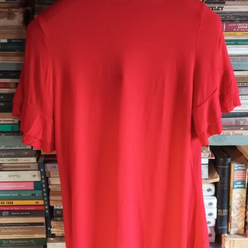 Red women's blouse Top Fashion like new with metallic detail size 2