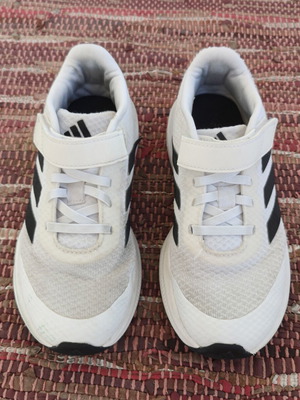 Adidas kids white unisex sneakers used, size 33