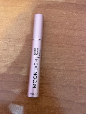 Moonlash eyelash serum used