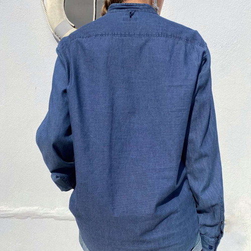 Armani Jeans shirt in very good vintage condition, size L, regular fit