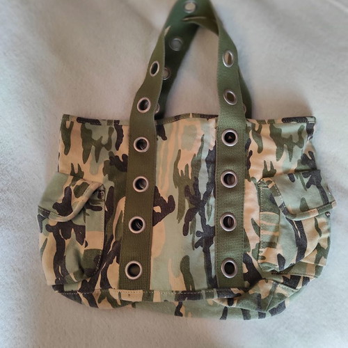 Summer shoulder and hand bag slightly used