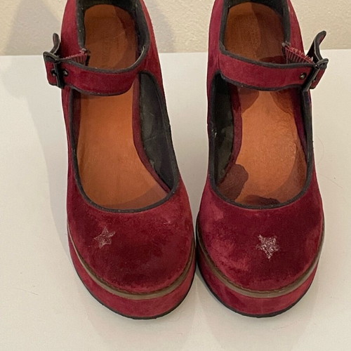 Urban Outfitters Y2K Deena & Ozzy Platform Mary Janes burgundy suede size 40 like new