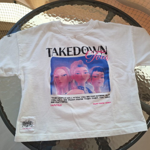 K Pop Demon Hunters T-Shirt Zara like new, white, size 128 cm, age 8-9