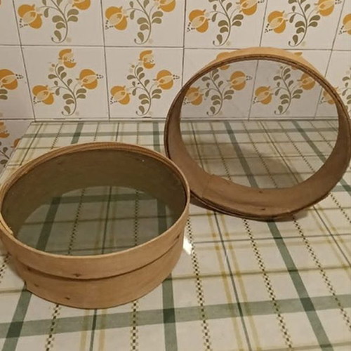 Wooden kitchen sieves used, set of 2, diameter 22 cm