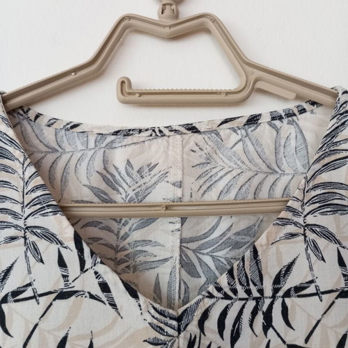 Dress with tropical print, size L, black and beige